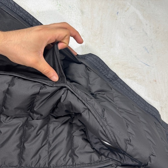 The North Face Women's 550 Down Puffer Vest Black Size Medium - Picture 9 of 16